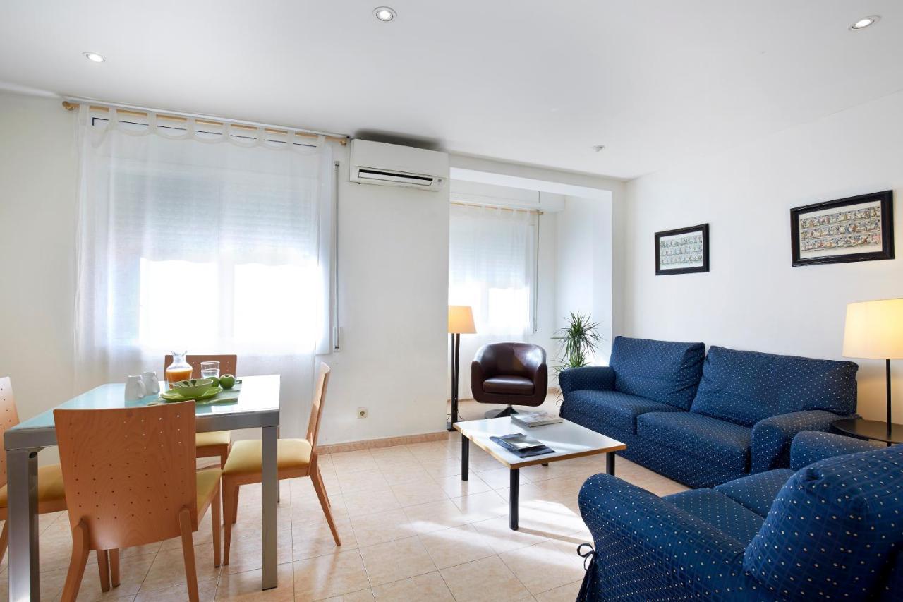 Apartamentos Calvet Barcelona Bagian luar foto