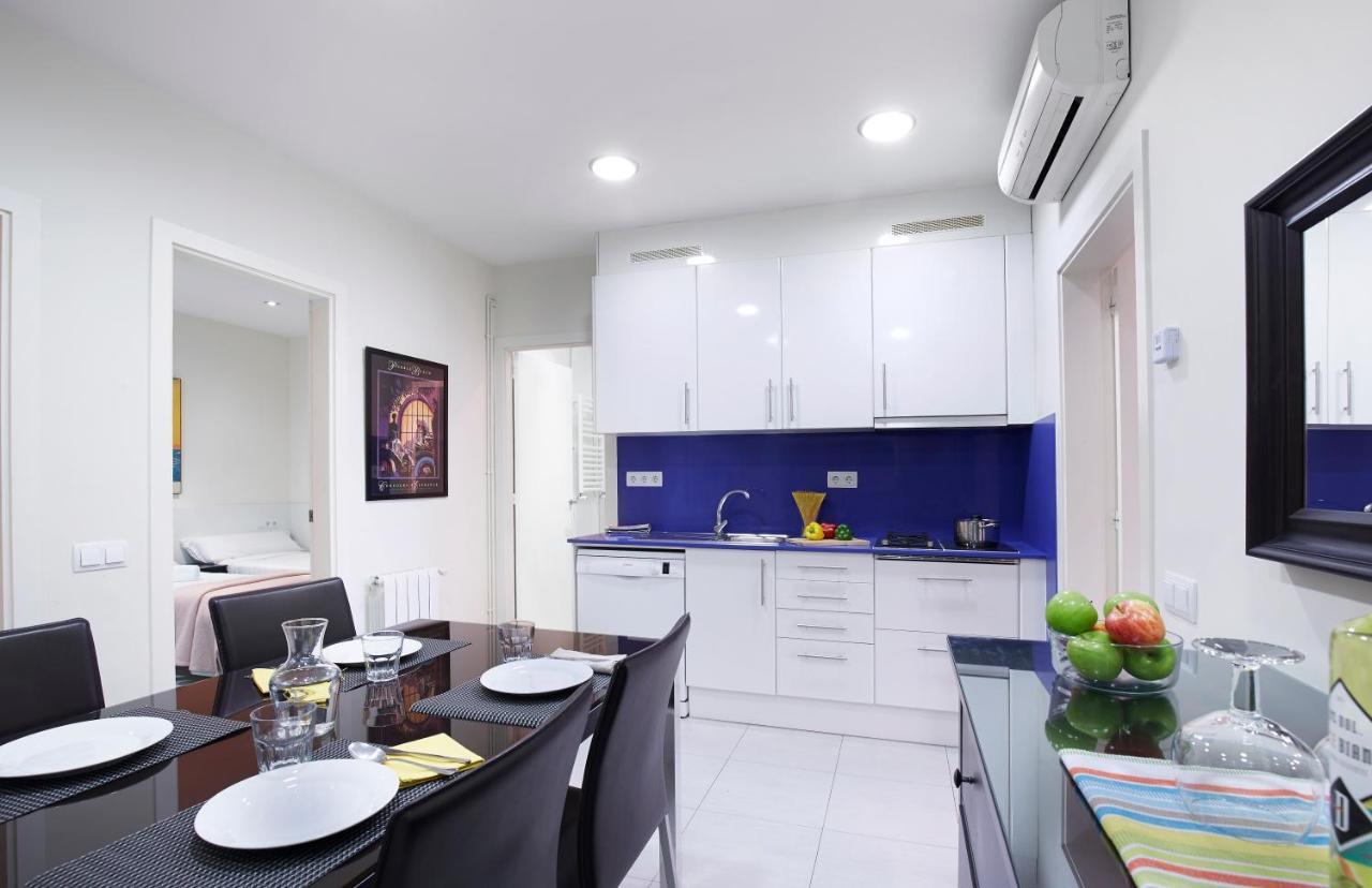 Apartamentos Calvet Barcelona Bagian luar foto