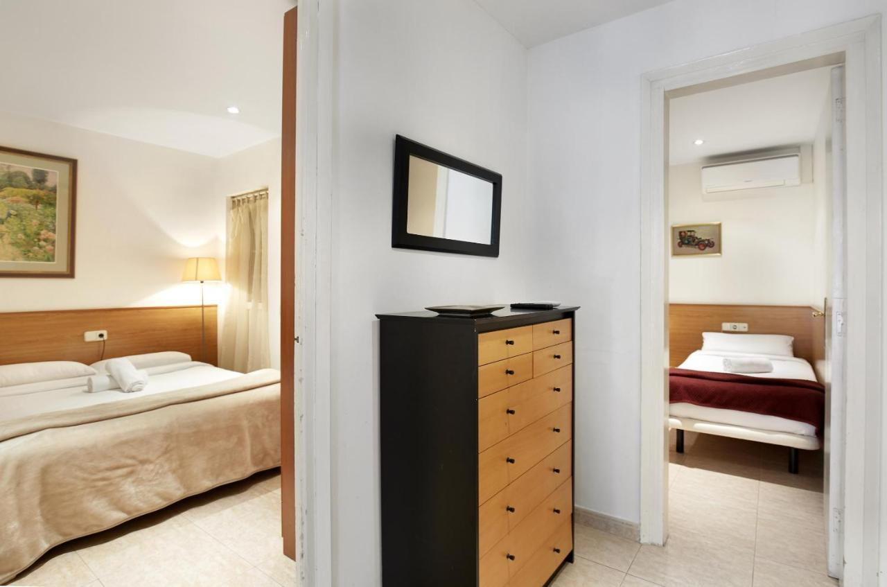 Apartamentos Calvet Barcelona Bagian luar foto