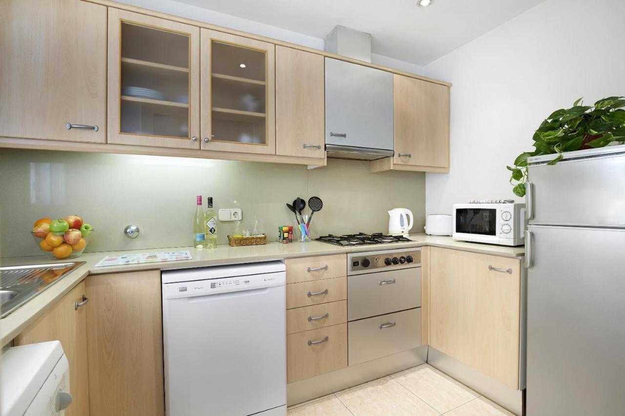 Apartamentos Calvet Barcelona Bagian luar foto