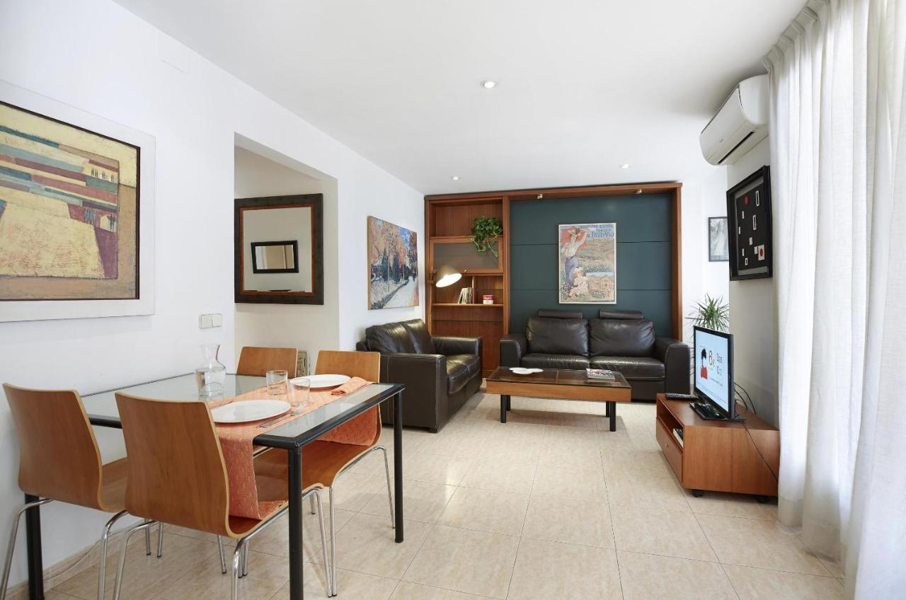 Apartamentos Calvet Barcelona Bagian luar foto