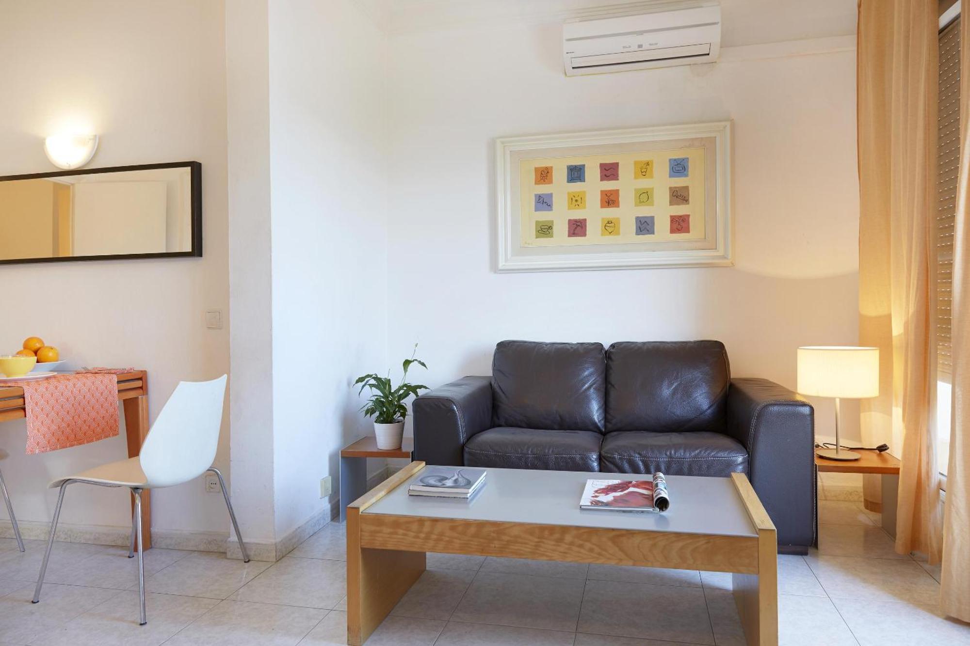 Apartamentos Calvet Barcelona Bagian luar foto