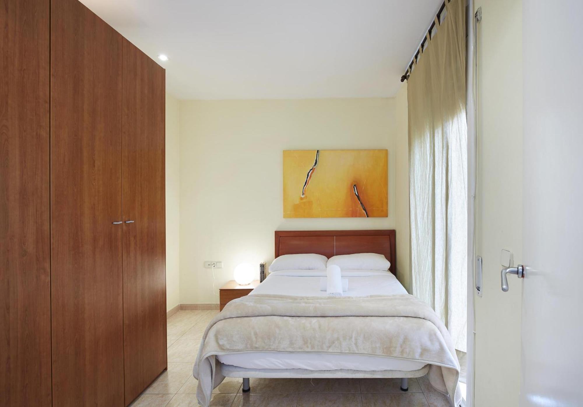 Apartamentos Calvet Barcelona Bagian luar foto