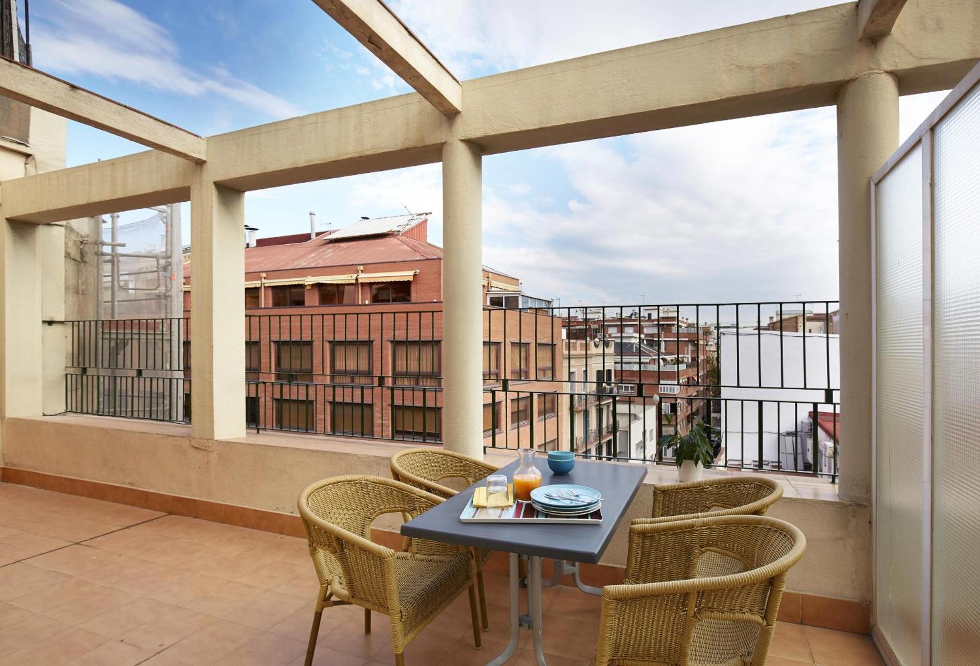 Apartamentos Calvet Barcelona Bagian luar foto