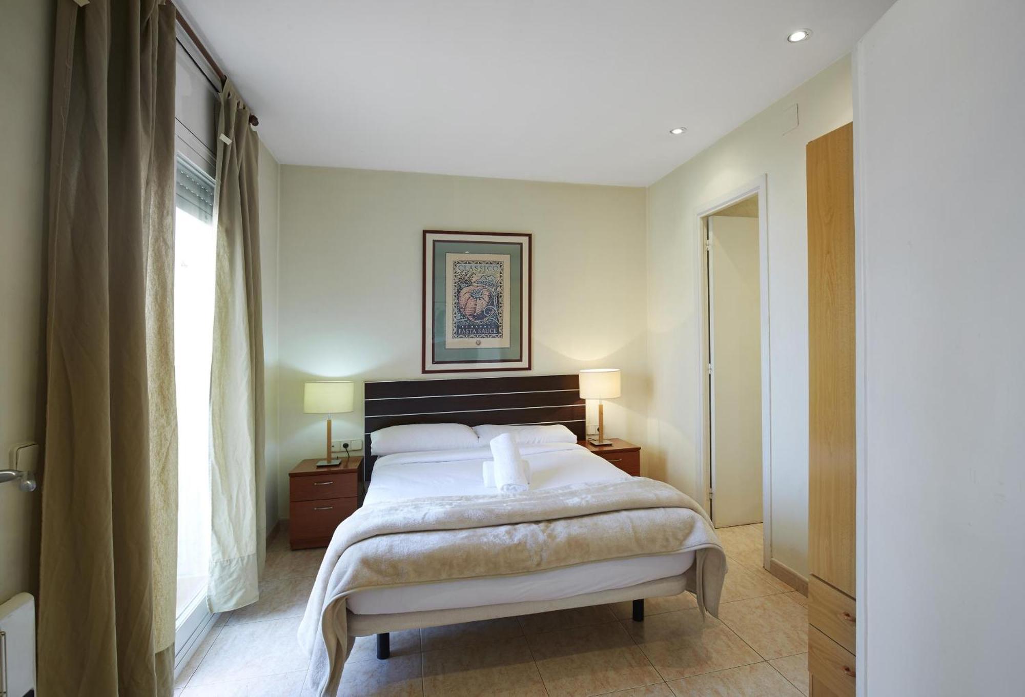 Apartamentos Calvet Barcelona Bagian luar foto