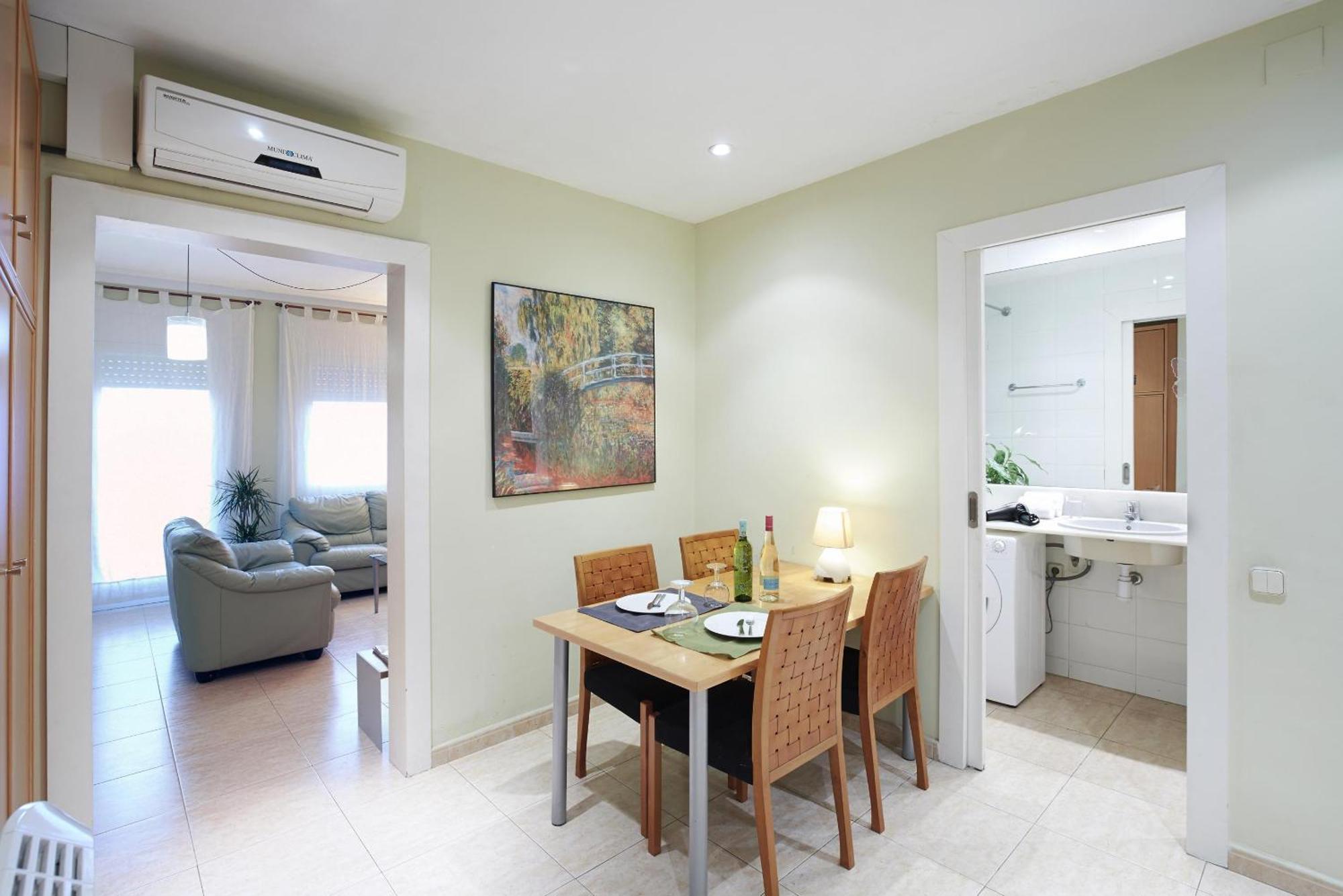 Apartamentos Calvet Barcelona Bagian luar foto