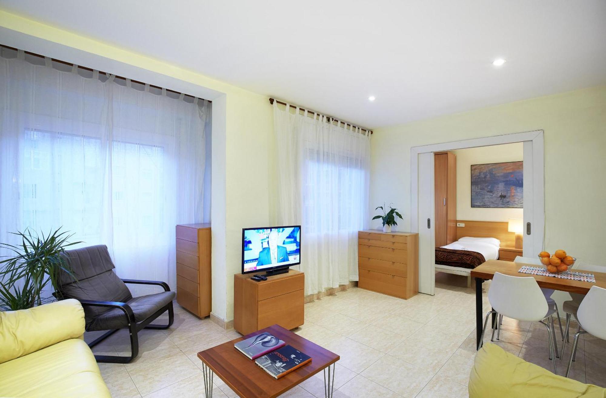 Apartamentos Calvet Barcelona Bagian luar foto