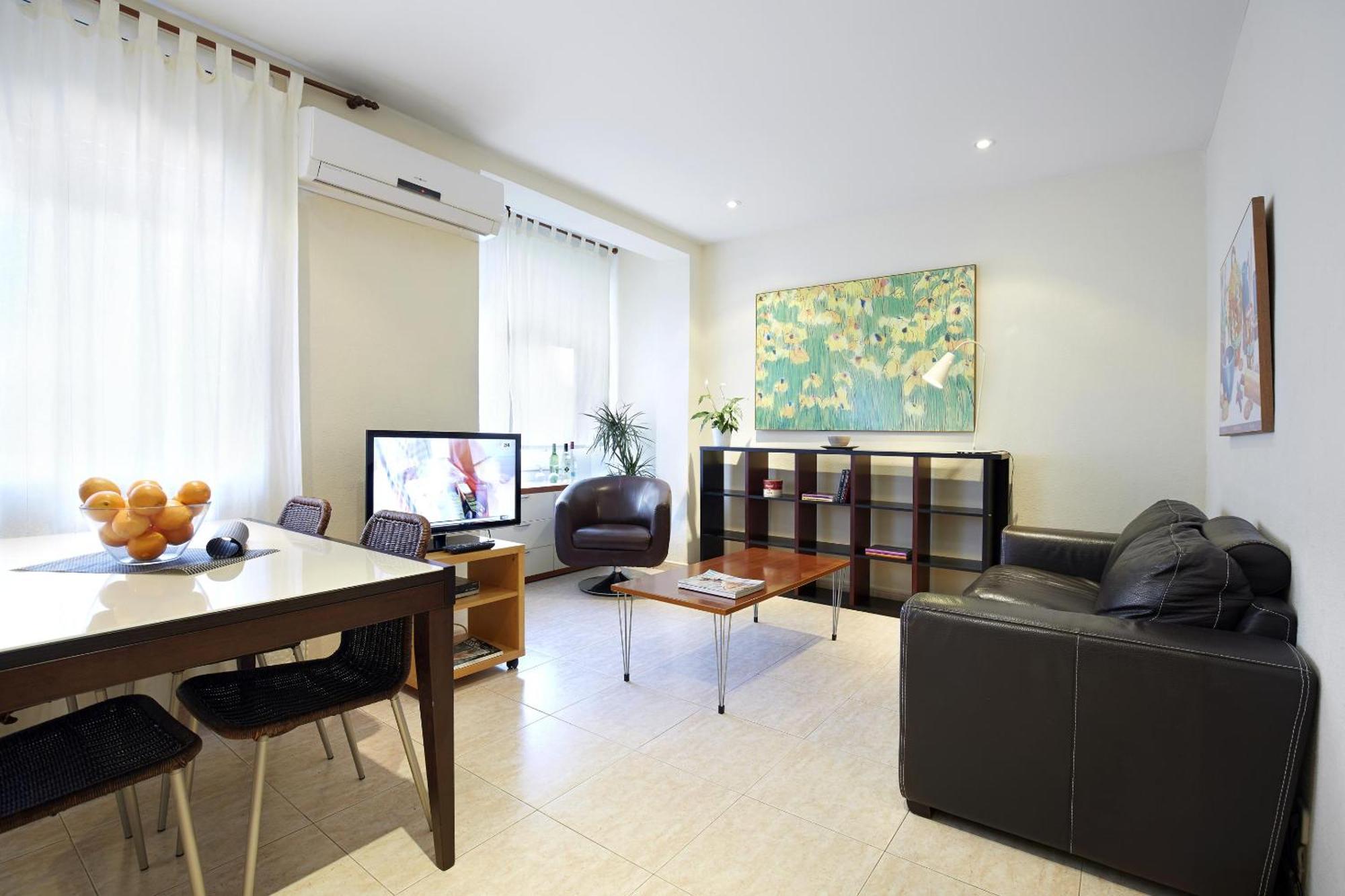 Apartamentos Calvet Barcelona Bagian luar foto