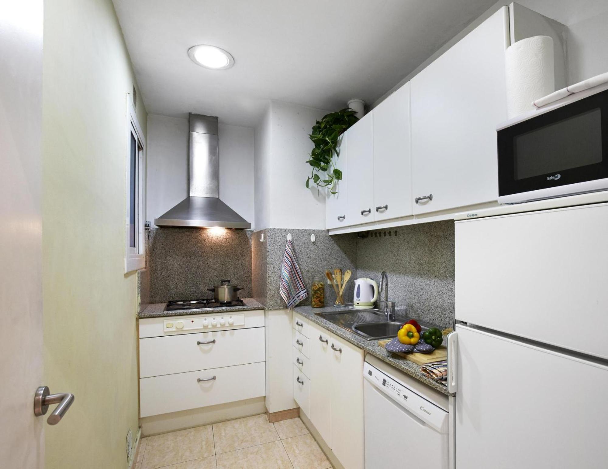 Apartamentos Calvet Barcelona Bagian luar foto