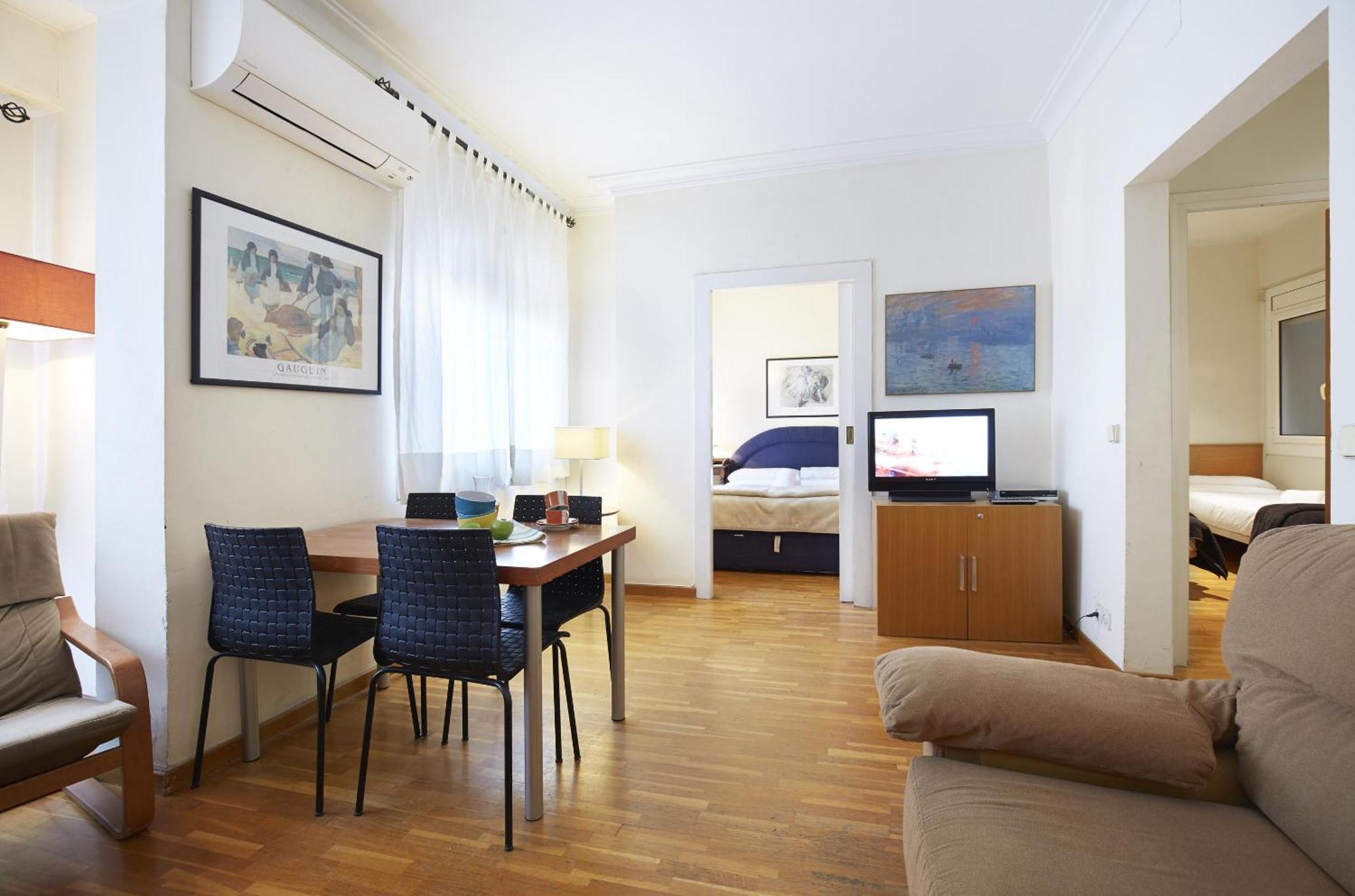 Apartamentos Calvet Barcelona Bagian luar foto