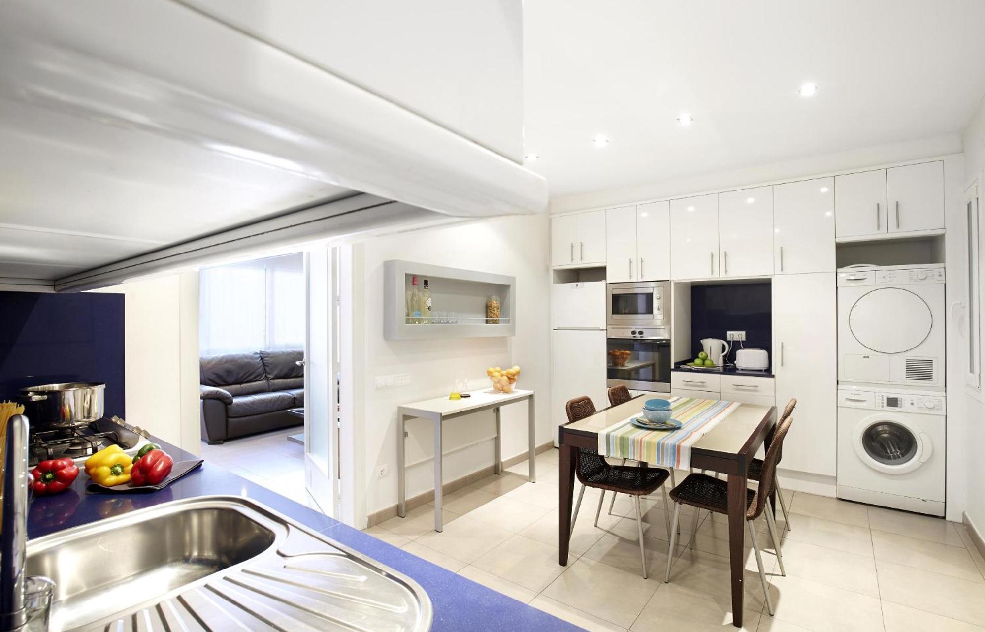 Apartamentos Calvet Barcelona Bagian luar foto